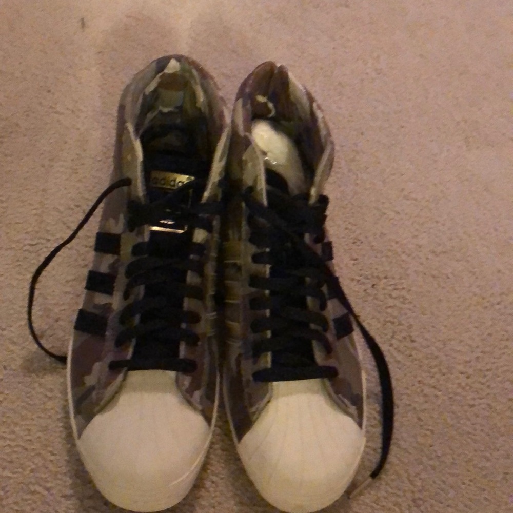 Brand new size 11 Adidas shell toes